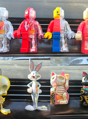 车载香薰潮玩摆件汽车空调出风口装饰挂件车内玩具卡通礼品积木人