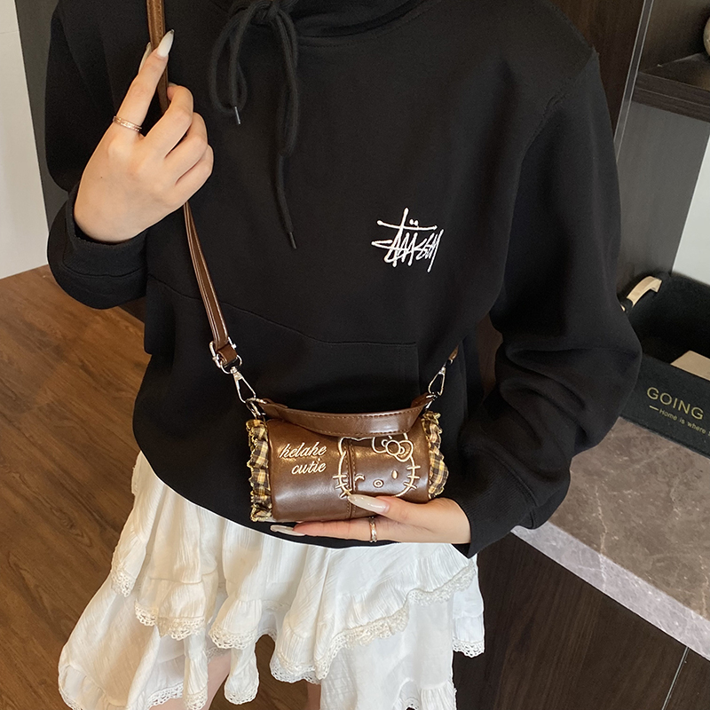 猫咪可爱圆桶枕头手拎斜挎包出游