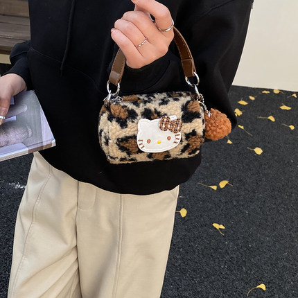 秋冬豹纹毛绒HelloKitty包包女复古手提包可爱卡通斜挎包迷你小包