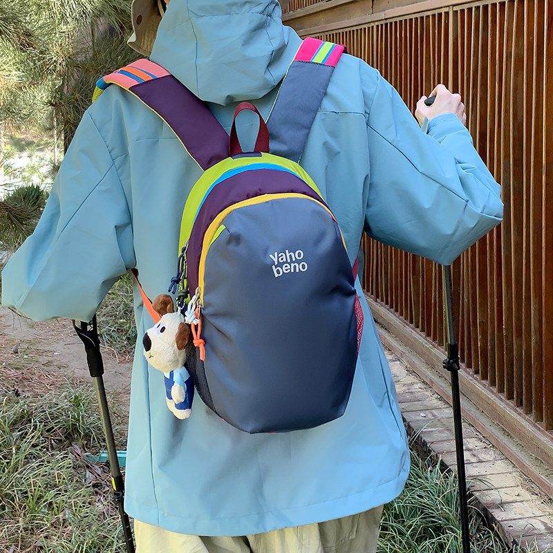 新款户外休闲轻便登山包徒步旅行简约拼色骑行背包男女生双肩包小