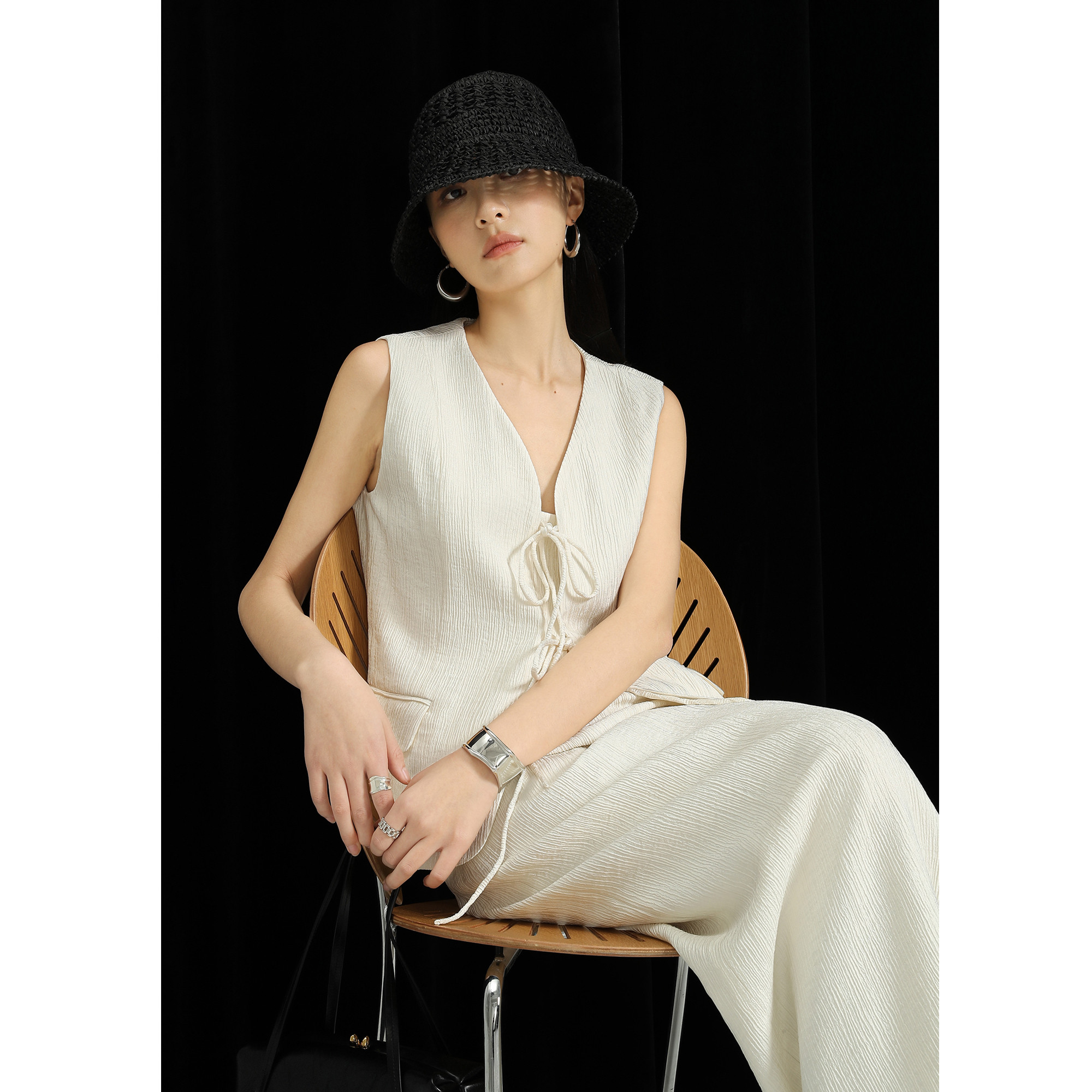 新中式褶皱肌理套装显瘦时髦