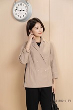 YUN韫2023春季新款西装领双排扣收腰短款风衣女 纯色韩版显瘦外套