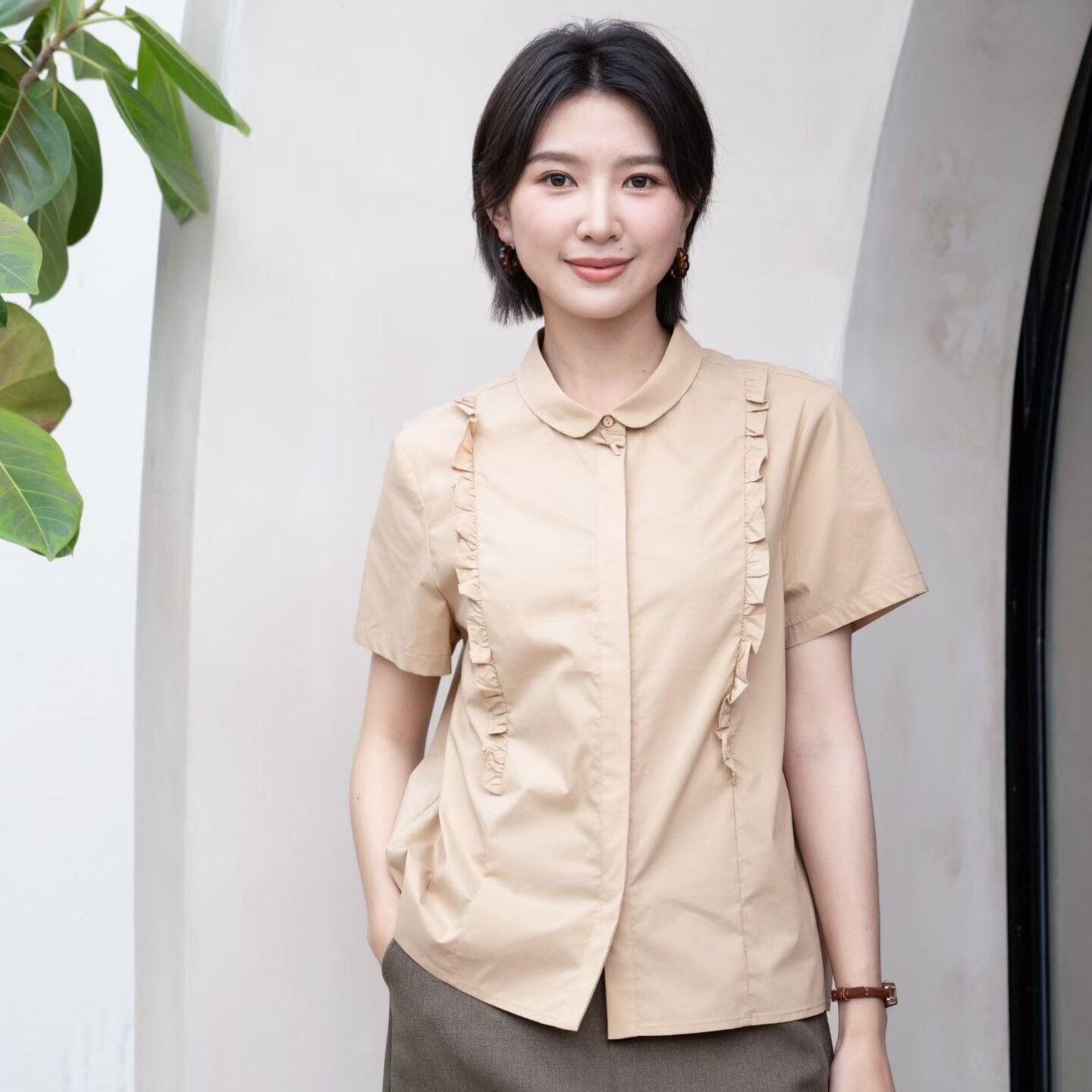 YUN韫2026夏季新款女装翻领单排扣荷叶边休闲显瘦短袖女衬衫 6129