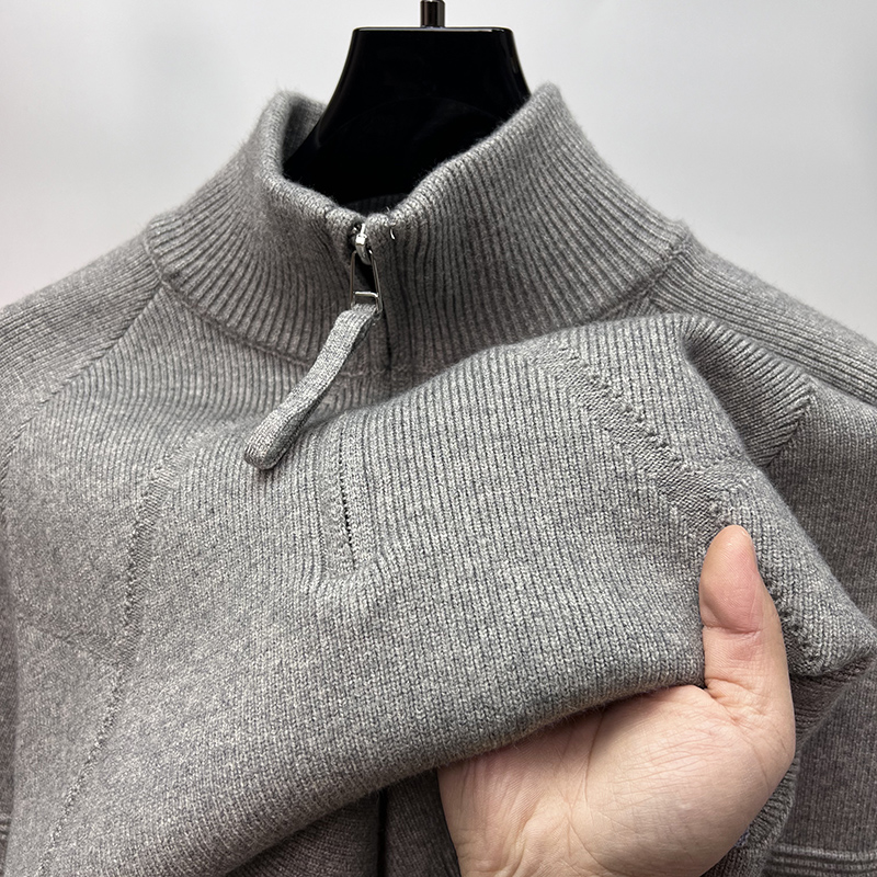 紫忆莲娜立领拉链加厚毛衣