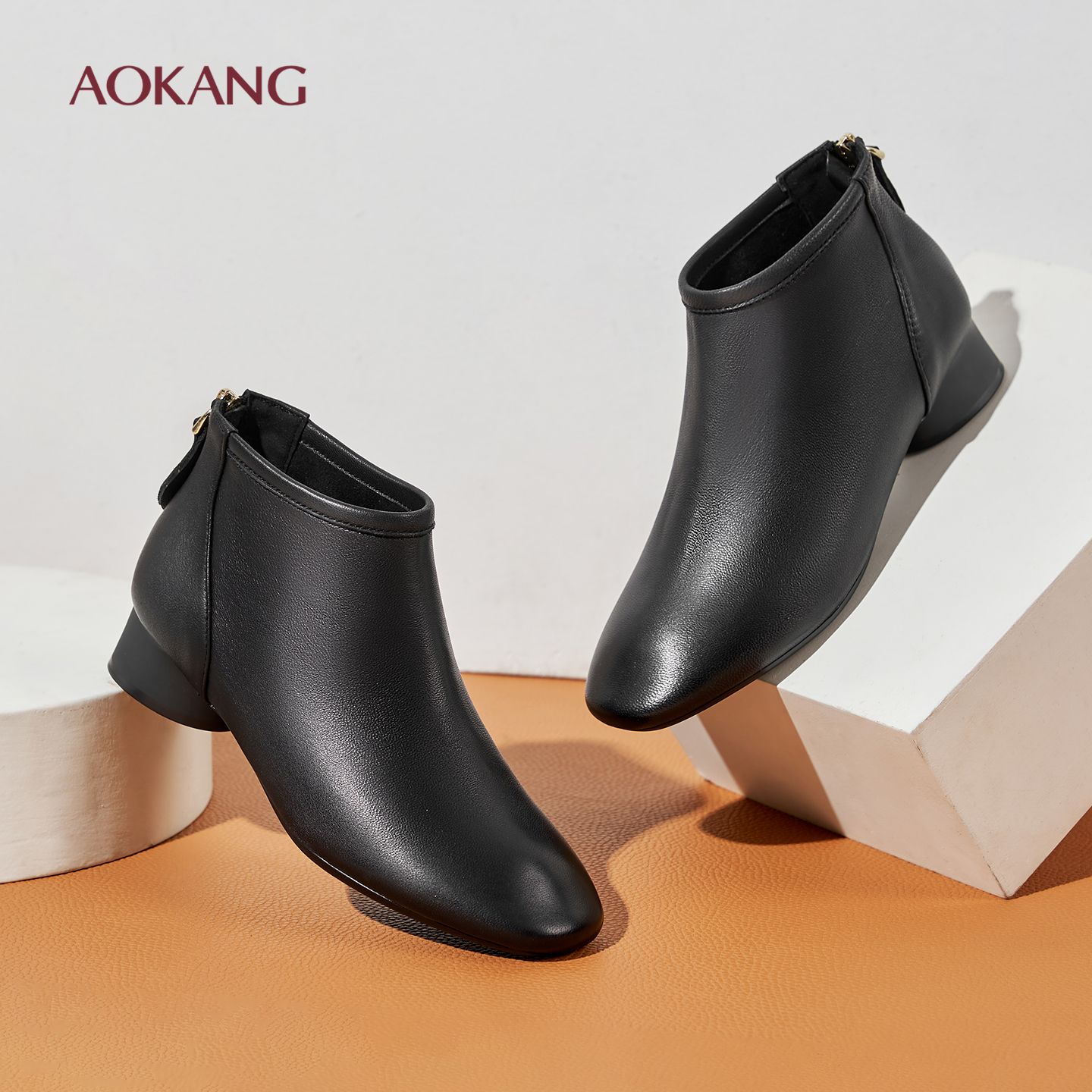 奥康 女鞋冬季软底软面羊皮高帮鞋女士真皮妈妈圆筒低跟短靴L