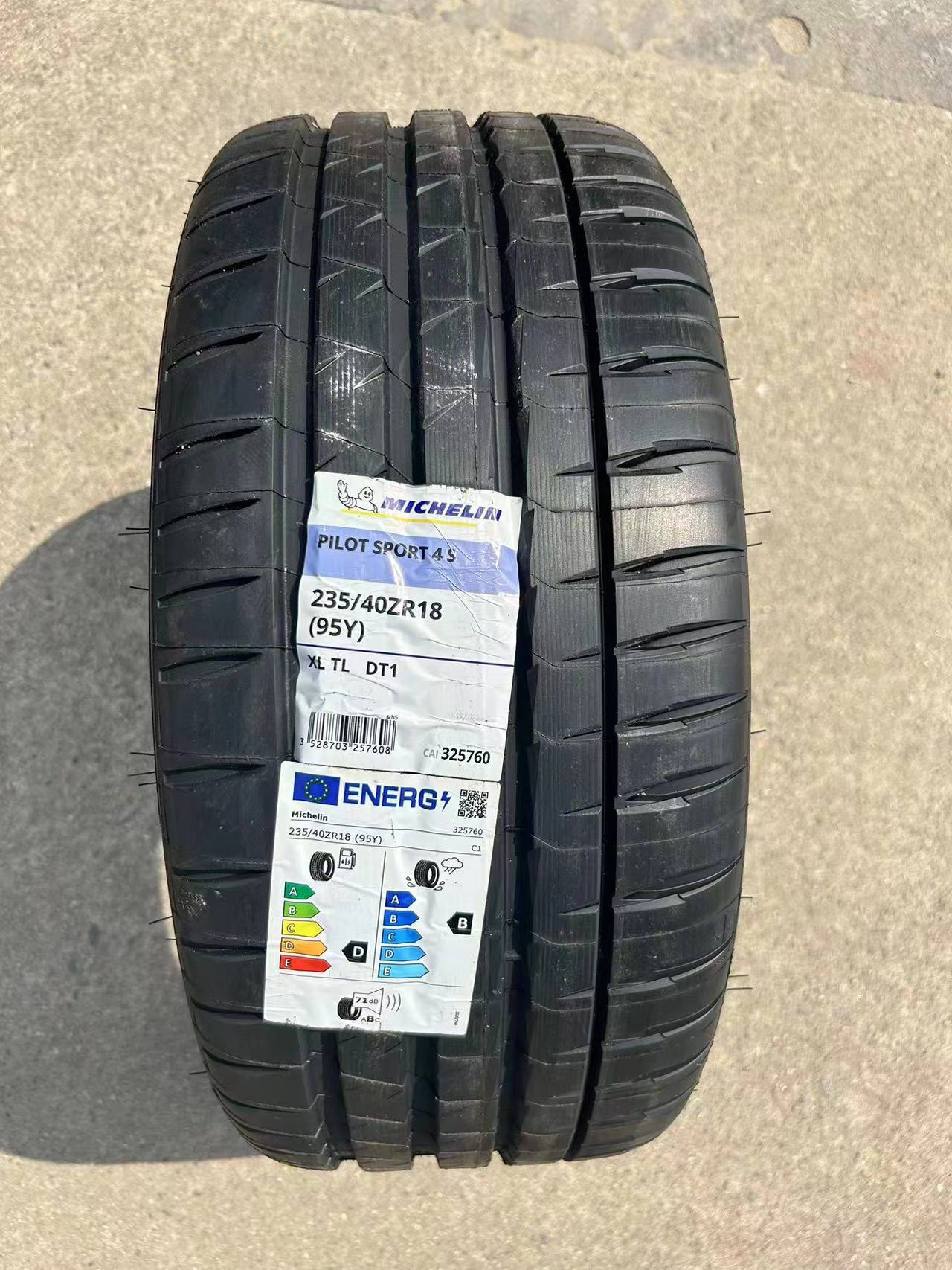 米其林235/40ZR18 95Y PILOT SPORT PS4S 福克斯ST 思域RS A35 45 汽车零部件/养护/美容/维保 更换轮胎 原图主图