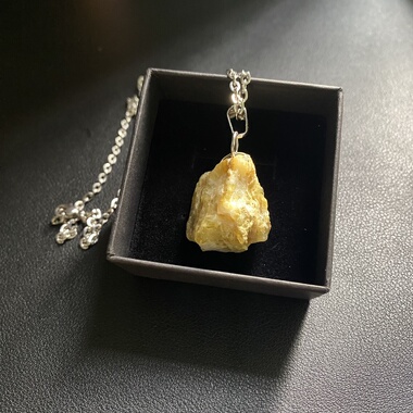 贝壳子〈琥珀石〉天然石男士吊坠不锈钢项链高级质感潮流个性饰品