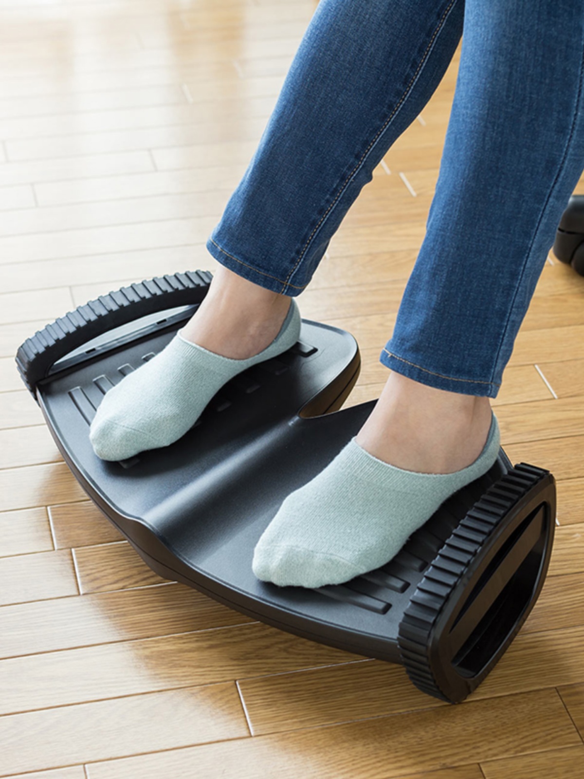 日本SANWA人体工学踏脚板 办公室升降搁脚垫脚踏 折叠儿童脚凳