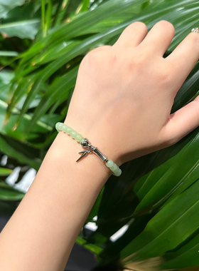 新中式淡绿色琉璃串珠竹节手链