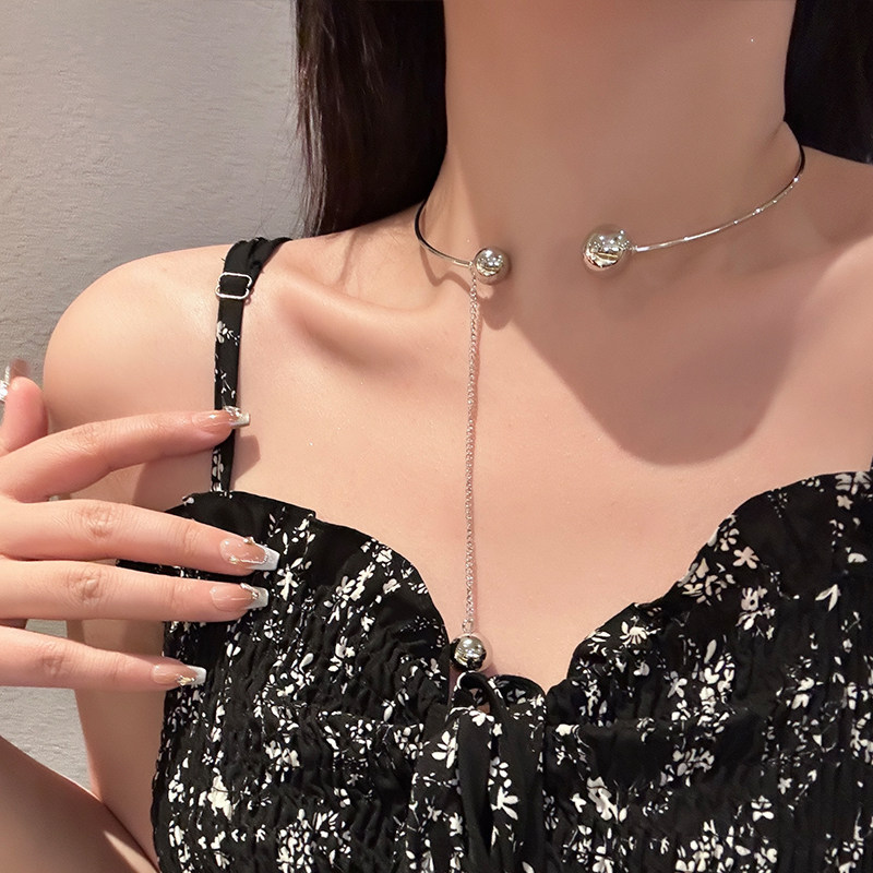 简约高级感金属球吊坠项圈女2025年新款独特小众短款锁骨链颈链潮,饰品/流行首饰/时尚饰品新,项链,淘宝优惠券,粉丝福利购,淘宝优惠卷