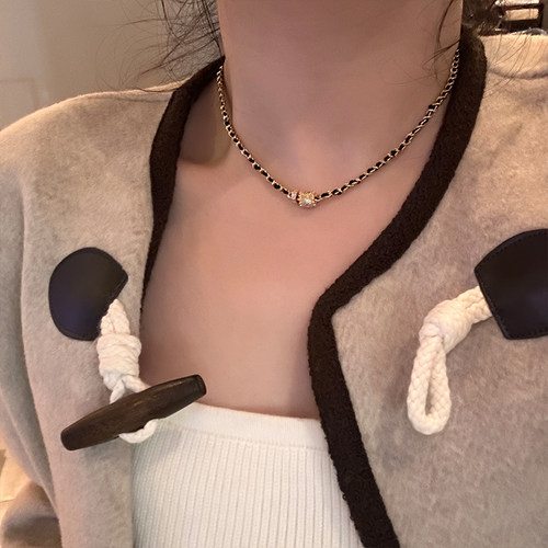 气质轻奢镶钻小蛮腰项链黑金撞色