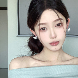 小众简约高级感蝴蝶耳钉气质轻奢镶钻耳环2025年新款 夏日百搭耳饰