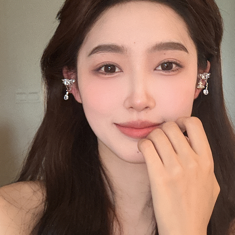 小众高级感镶钻流苏耳骨夹耳饰