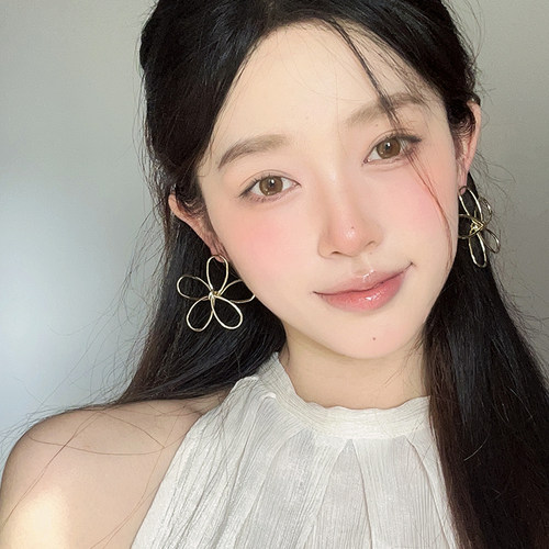 气质简约金属花朵耳钉个性独特