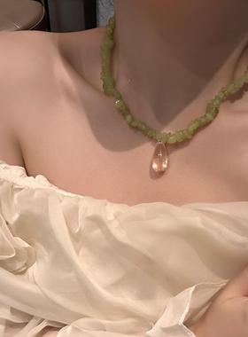 不规则绿色串珠水滴吊坠项链