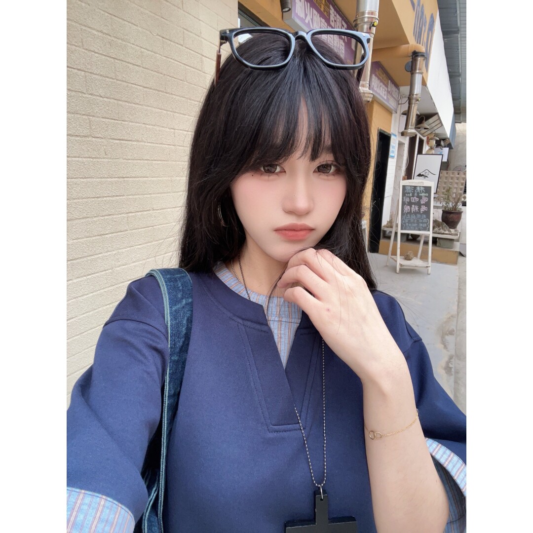 花灰色假两件正肩v领t恤潮牌男生夏季穿搭短袖上衣美式复古五分袖