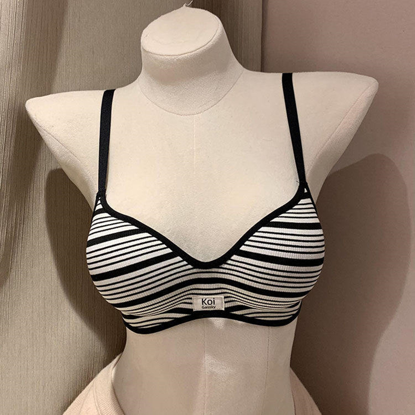 维多利亚本命年条纹撞色无痕内衣女士小胸聚拢显大加厚杯胸文胸罩,女士内衣/男士内衣/家居服,文胸,淘宝优惠券,粉丝福利购,淘宝优惠卷