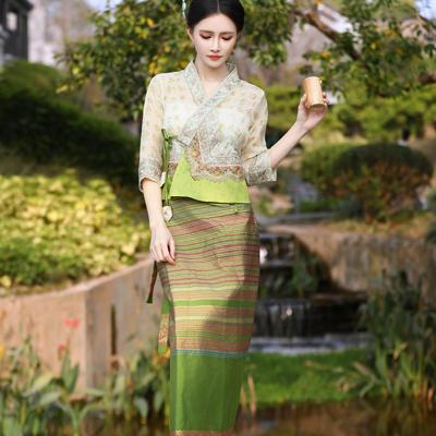 云南西双版纳傣族服装套装