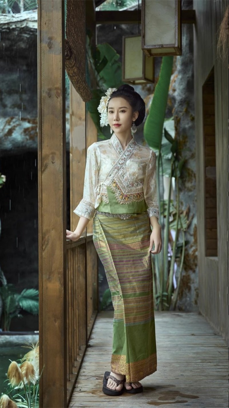 傣族服装女2024新款夏季云南西双版纳民族风旅拍写真拍照服饰套装