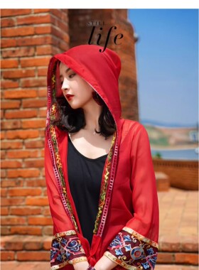度假民族风连帽防晒衣女披肩旅游拍照红色披风斗篷飘逸长款开衫夏