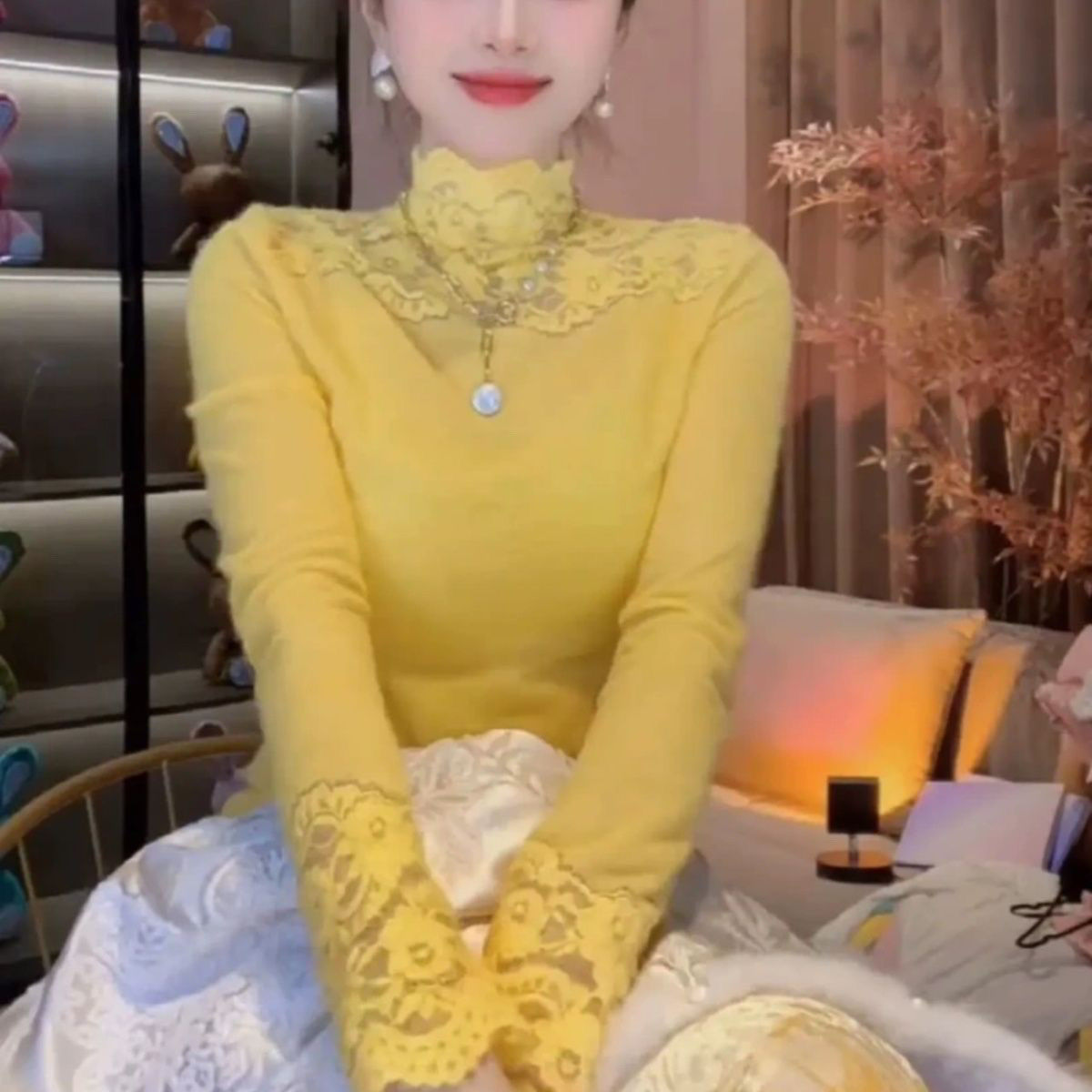 时尚新款气质蕾丝拼接半高领减龄欧洲站女人味轻熟风打底衫衬衣