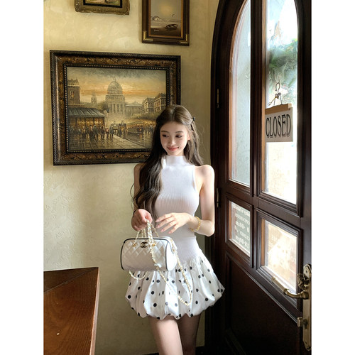 Le 19 RomanLand 蝴蝶结波点缎面拼接立领无袖针织背心花苞连衣裙