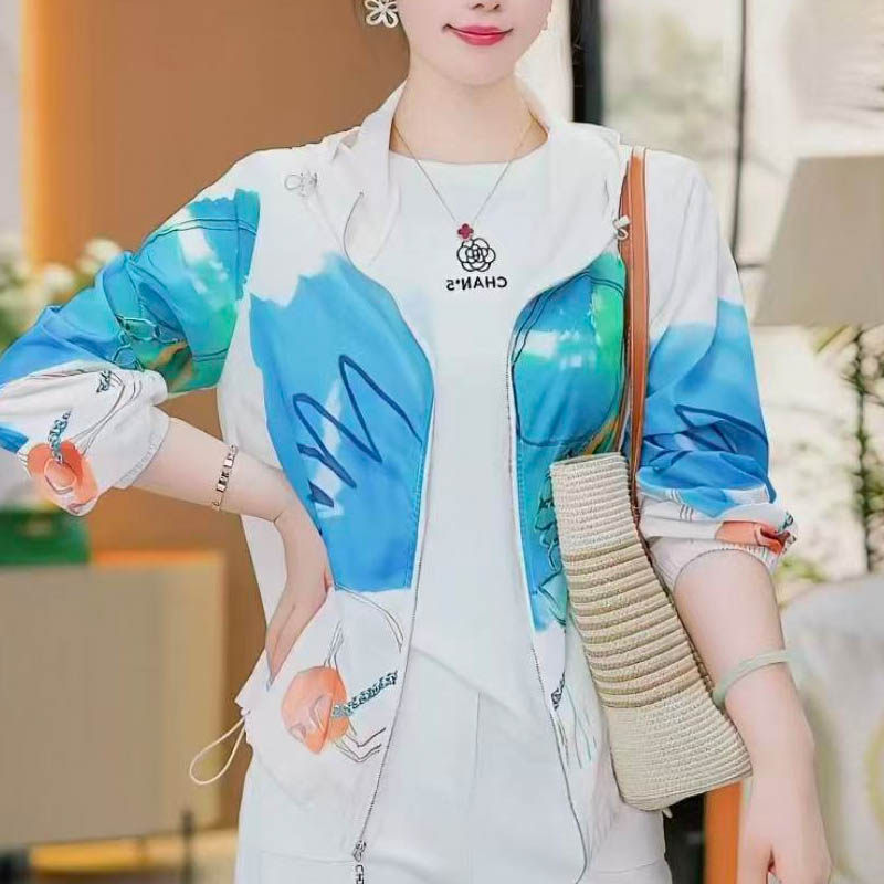 时尚女装洋气韩版防晒衣夏季薄款连帽拉链印花外套休闲减龄防晒服