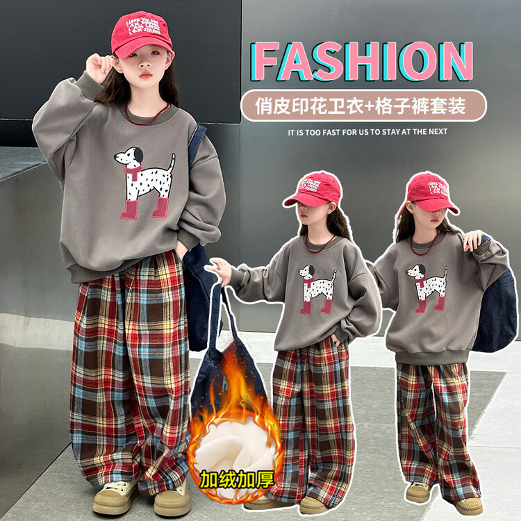 2025年秋季女童运动套装卫衣网红格子裤圆领印花宽松舒适亲肤时尚