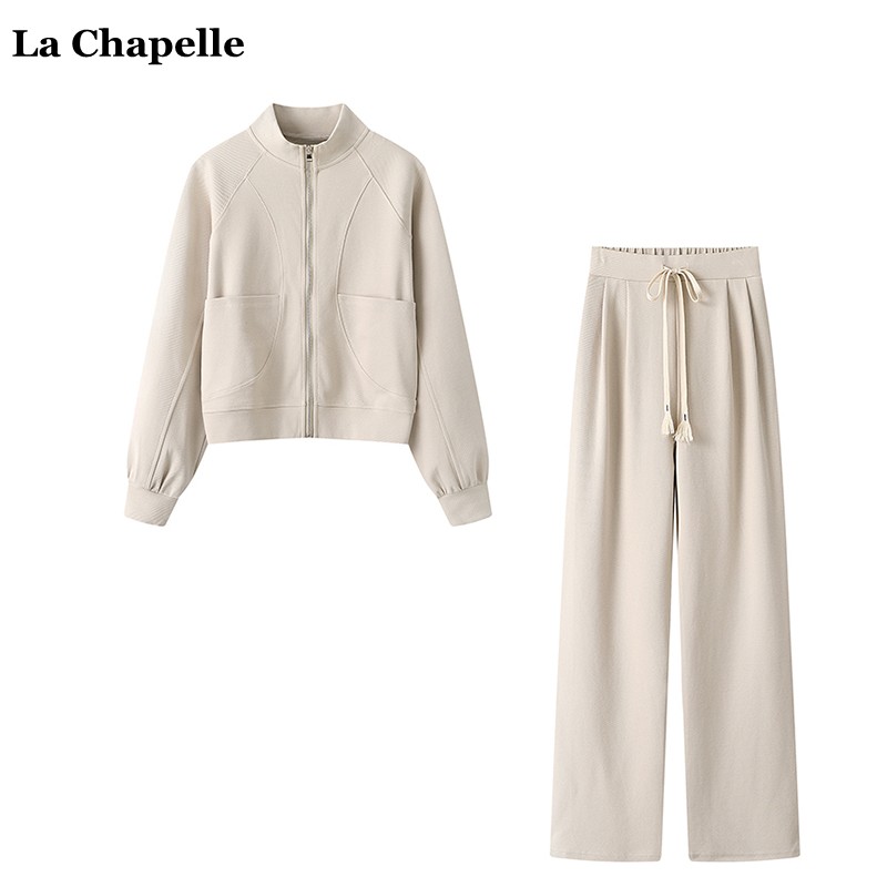 拉夏贝尔/La Chapelle秋季新款韩版时尚立领外套直筒长裤卫衣套装属于什么档次？