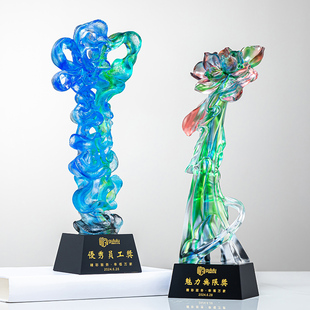 高档琉璃水晶奖杯定制创意新款山峰年会颁奖优秀员工合作伙伴奖牌