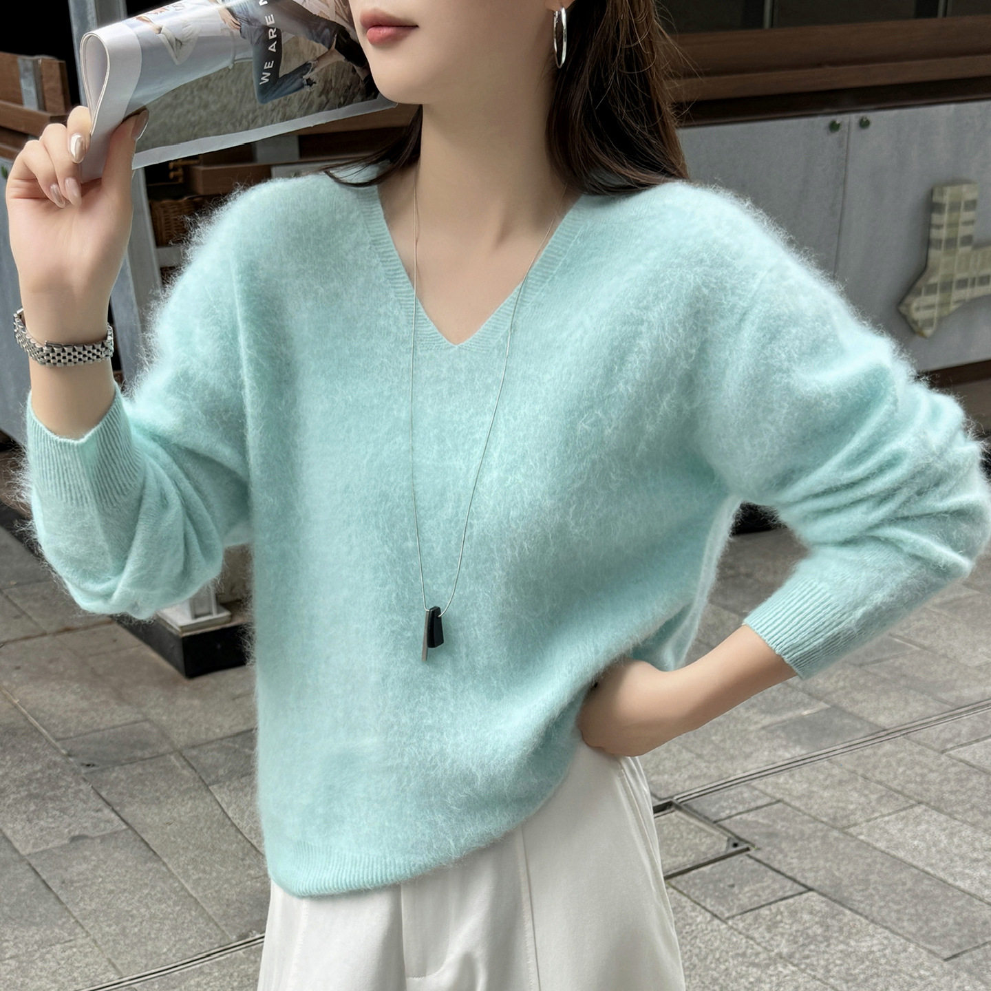 时尚感V领羊毛针织衫女拉绒毛衣秋冬宽松纯色针织衫打底针织毛衣