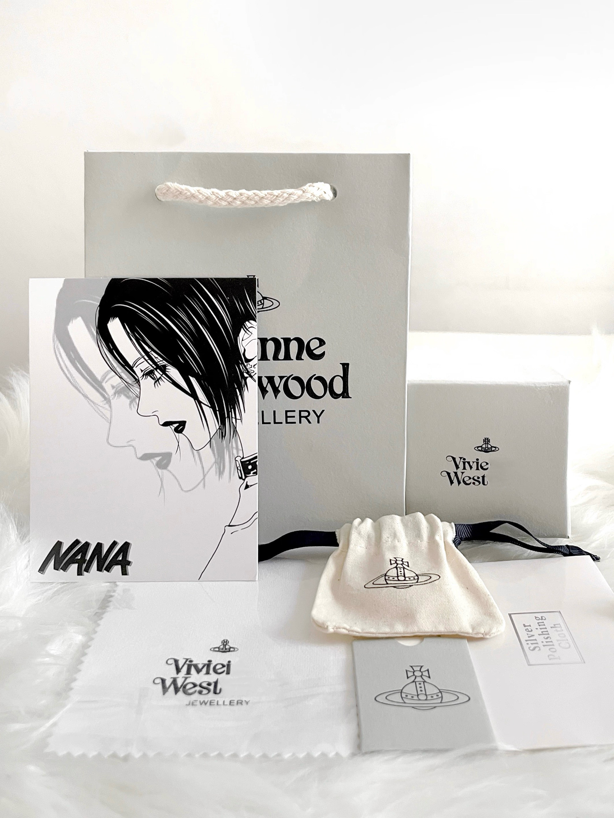 thumbnail for Queen Mother Vivian Pink and Gray Four-Piece Set Packaging Box Saturn Ring Necklace Bracelet Earrings Storage Gift Box