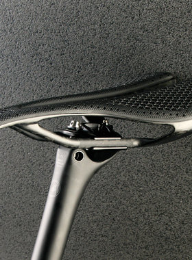 深圳辉哥HUOOGE X10S 短鼻超轻一体成型碳纤维中空坐垫坐包鞍座包