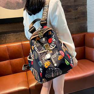 轻奢高级感双肩包女新款休闲南韩丝女士背包大容量国风登山旅行包