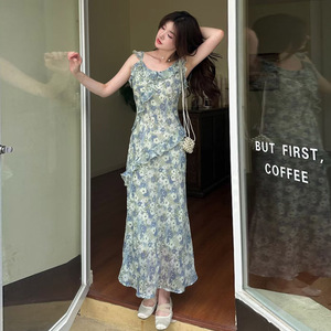 法式碎花荷叶边领连衣裙女2024夏季温柔气质收腰小众设计感长裙女