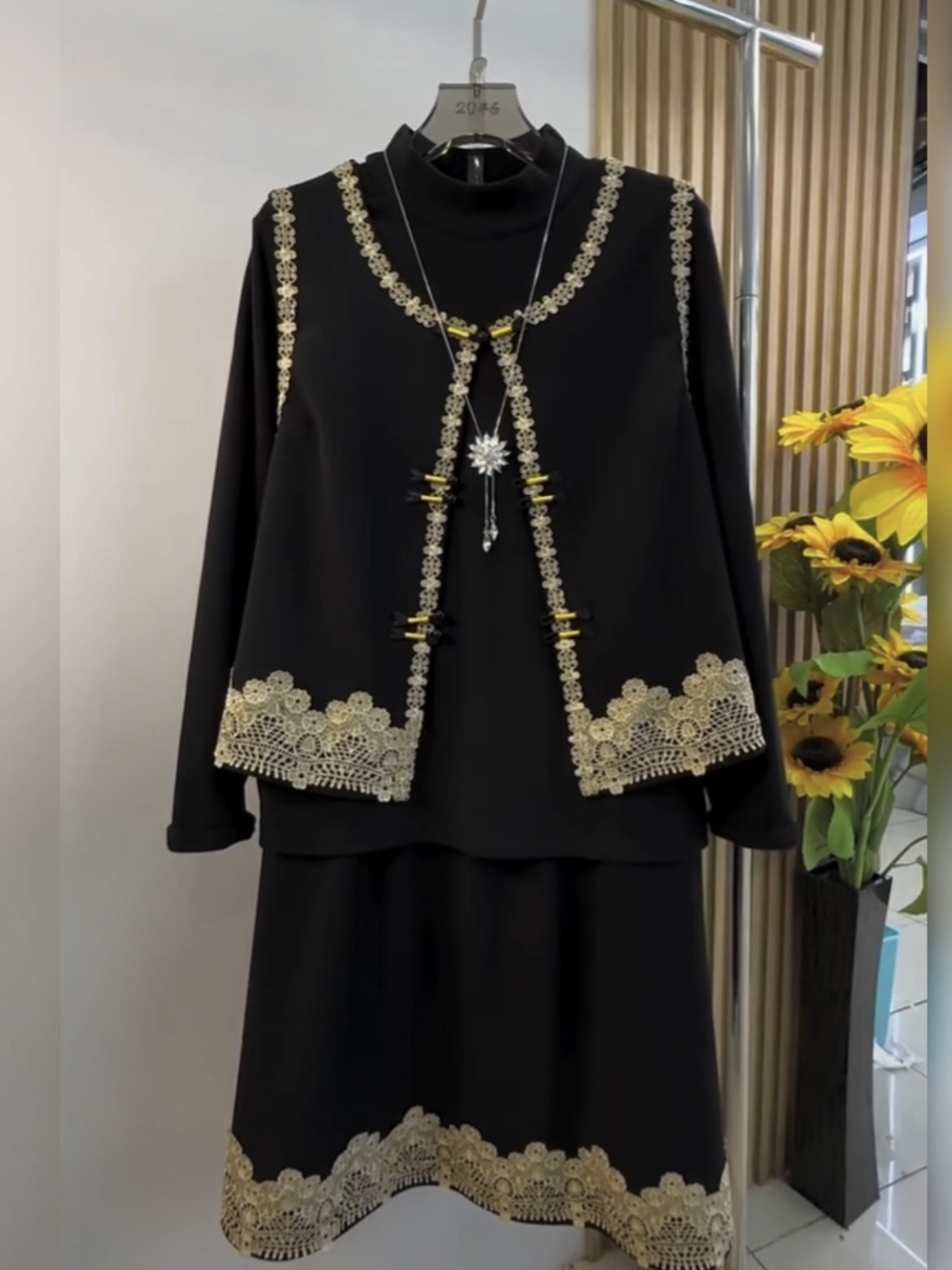 秋冬大码女装刺绣国风马甲套裙女宽松显瘦减龄内搭外穿小众三件套,女装/女士精品,大码套装,淘宝优惠券,粉丝福利购,淘宝优惠卷