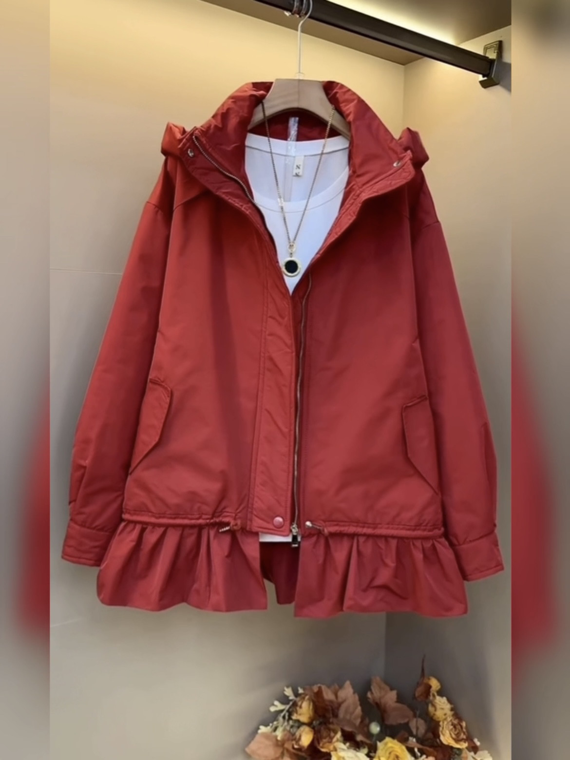 秋冬大码女装连帽冲锋衣外套女宽松显瘦减龄内搭外穿小众夹克上衣,女装/女士精品,常规大码外套,淘宝优惠券,粉丝福利购,淘宝优惠卷