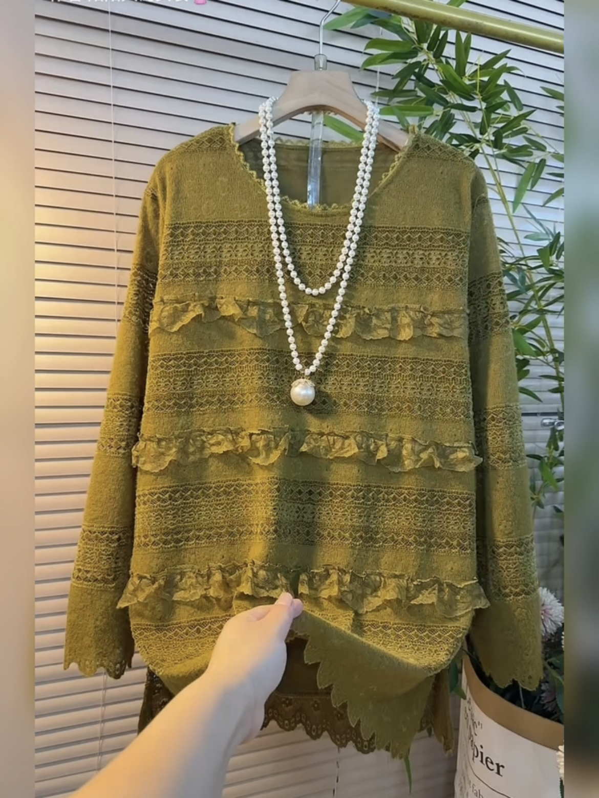 秋冬大码宽松内搭磨毛厚料蕾丝宽松洋气中长款上衣减龄超仙小衫潮