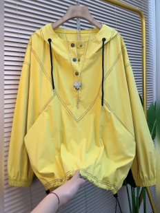 宽松连帽冲锋衣外套减龄胖妹妹遮肉休闲百搭上衣潮款 早春大码 韩版