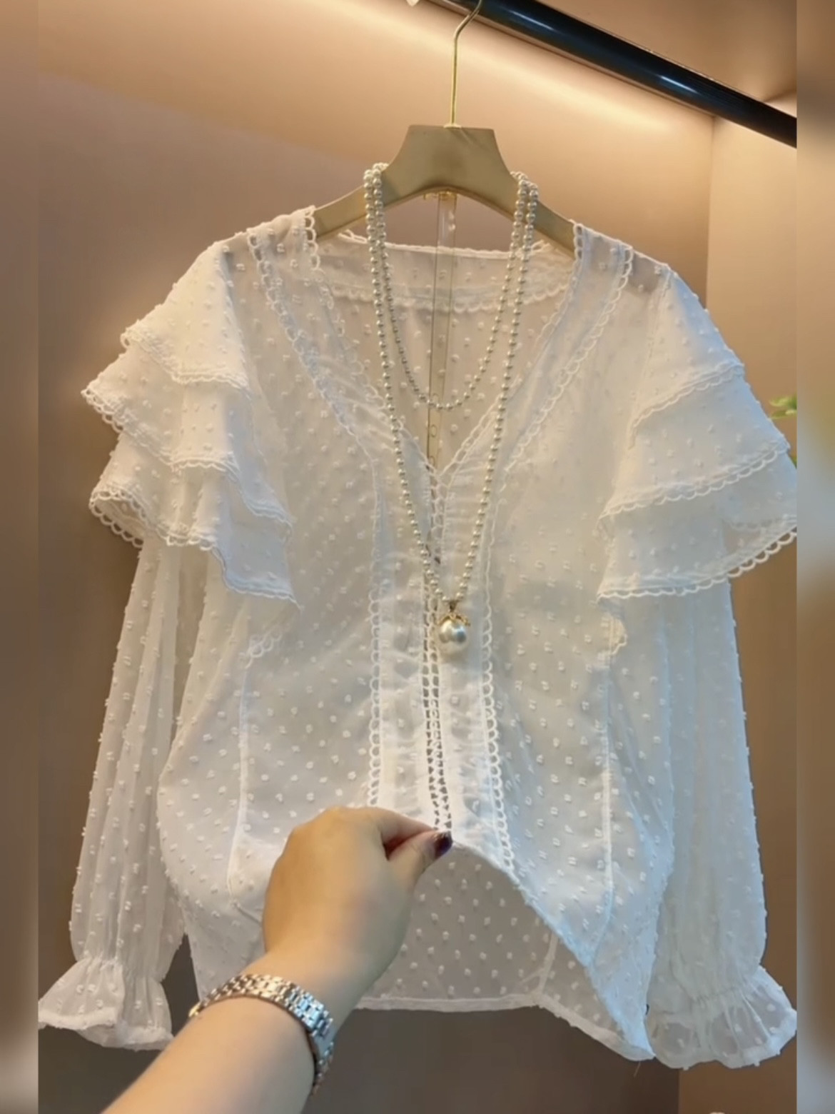 春夏大码女装法式甜美气质V领荷叶边设计感小众衬衣女显瘦百搭潮