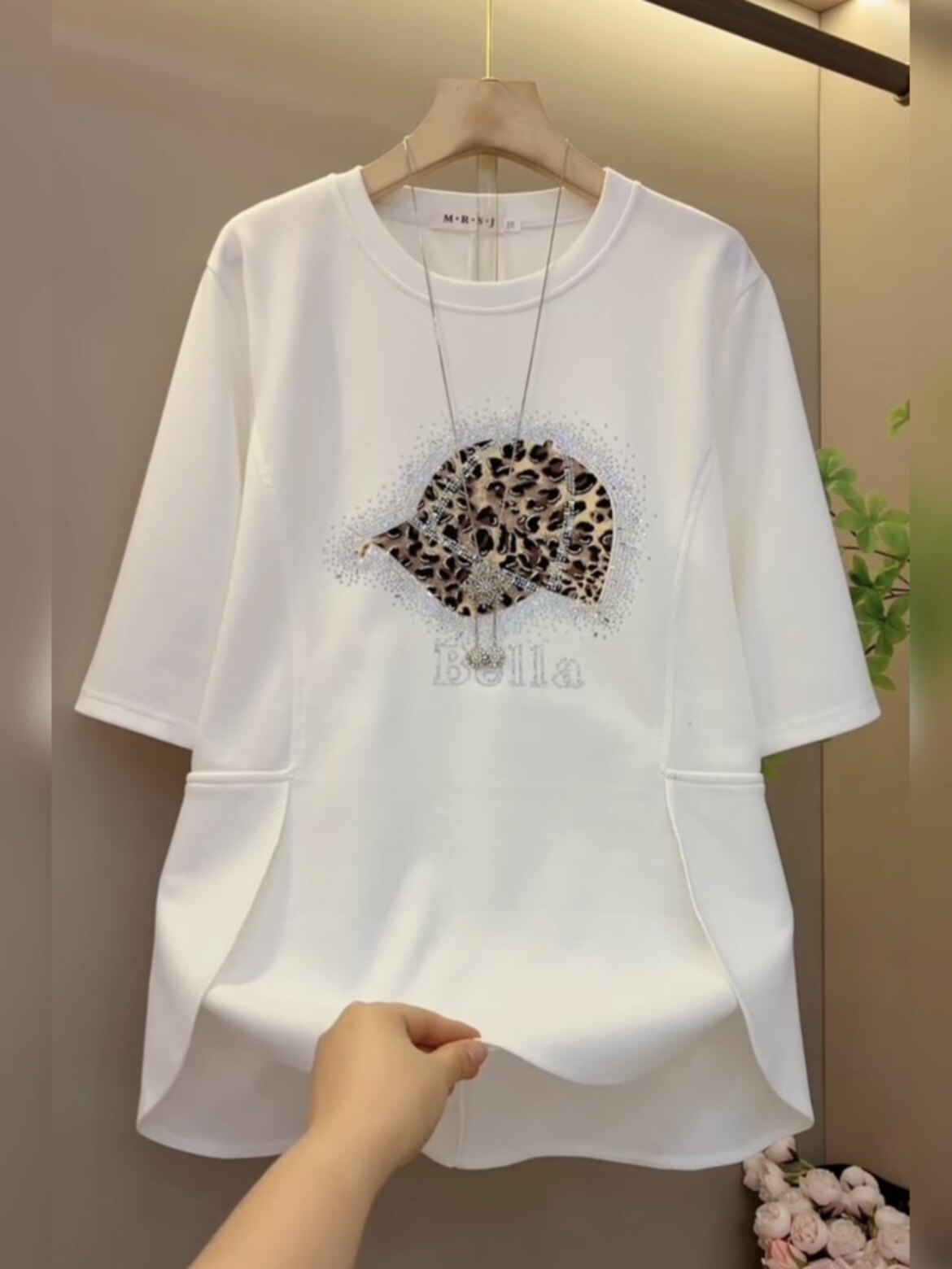 早春大码韩版宽松显瘦烫钻帽子短袖T恤胖妹妹遮肉收腰休闲上衣潮