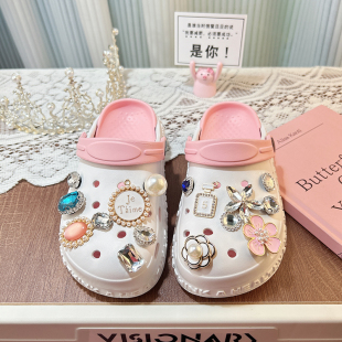 水钻花朵2025时髦女童洞洞鞋女外穿时尚透明拖鞋配饰洋气包头鞋子