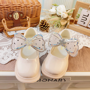 英伦风女童白色小皮鞋水钻蝴蝶结春款秋天软底2026春季新款公主鞋