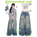 BETWEENAND 千禧waji涂鸦插画烫钻显瘦宽松重工长裤 女水洗牛仔裤