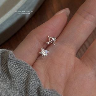 S925纯银爱心丘比特之箭耳钉女不对称简约ins个性百搭耳骨钉