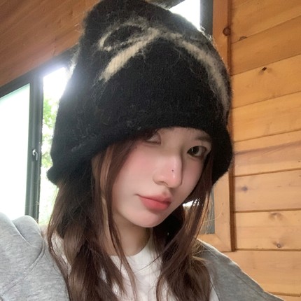 陈哈哈甜酷蝴蝶毛线针织2024新款堆堆帽女秋冬季高级感保暖慵懒风