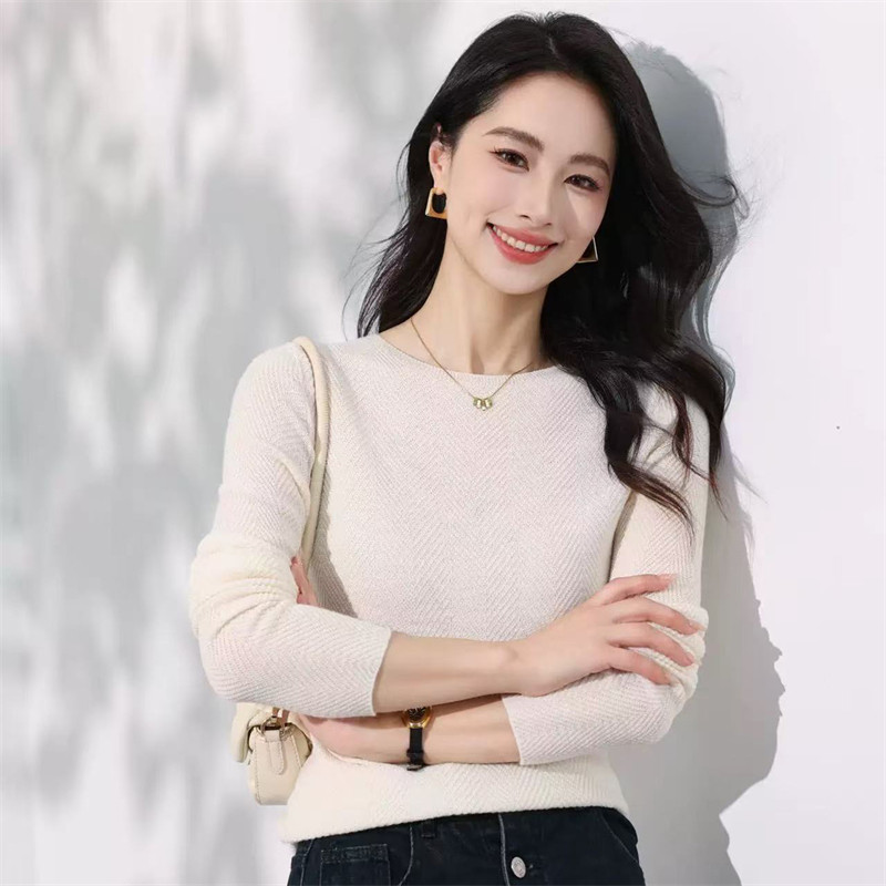 可机洗高级感新款鱼骨纹女圆领套头长袖桑蚕丝羊毛修身上衣针织衫