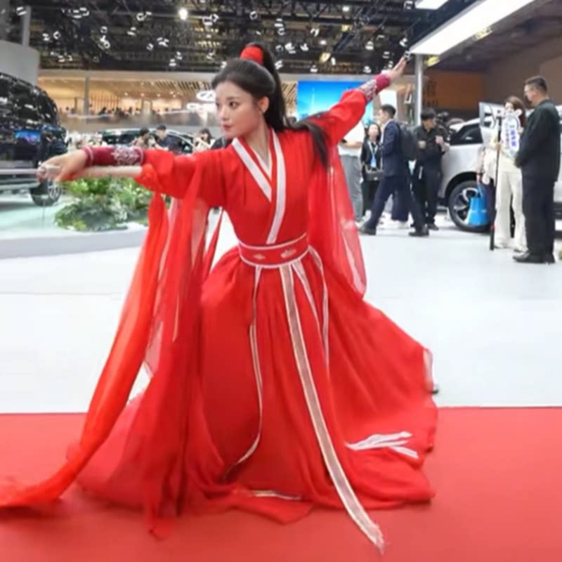 中国红中国风汉唐剑侠舞蹈服