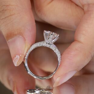 半壁江山戒指实验室培育高端莫桑石钻戒指女情侣婚戒求婚AU750