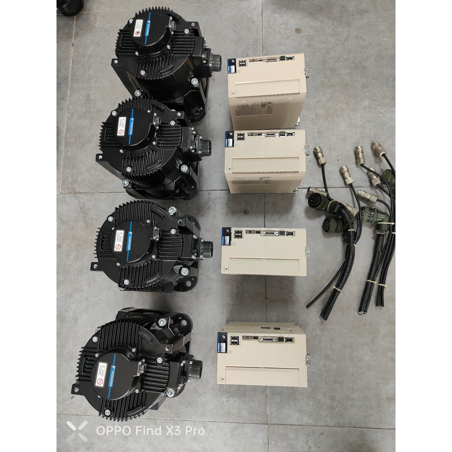 安川7系伺服 3KW带刹车,驱动器型号SGD7S-200A1咨询维修咨询维修